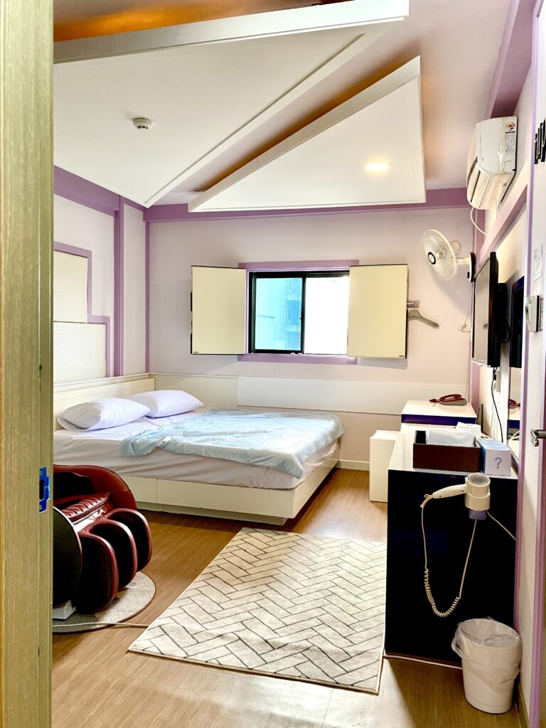 구미 원평동 레지던스 쉼 그리고 여유 모텔502호 객실 내부