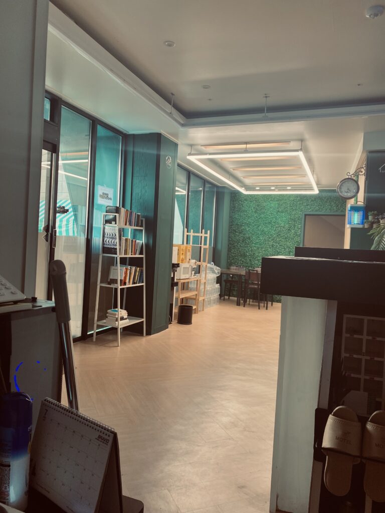 구미 모텔 달방 레지던스 쉼 그리고 여유 입구 카운터